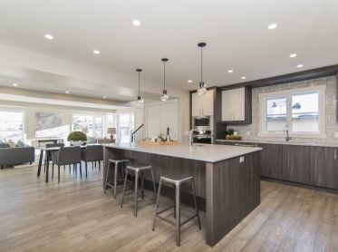 Cocina y salón enorme